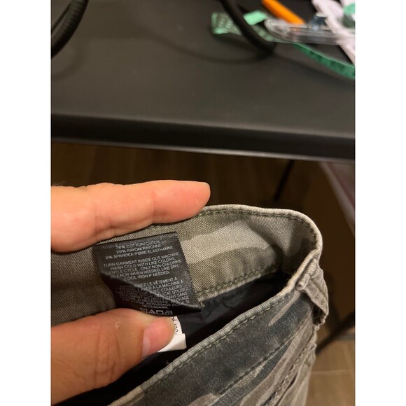 Express Midrise Raw Hem Camouflage Jeans - Picture 5 of 5